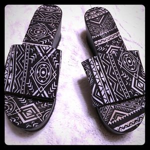 Rue 21  ladies sandal